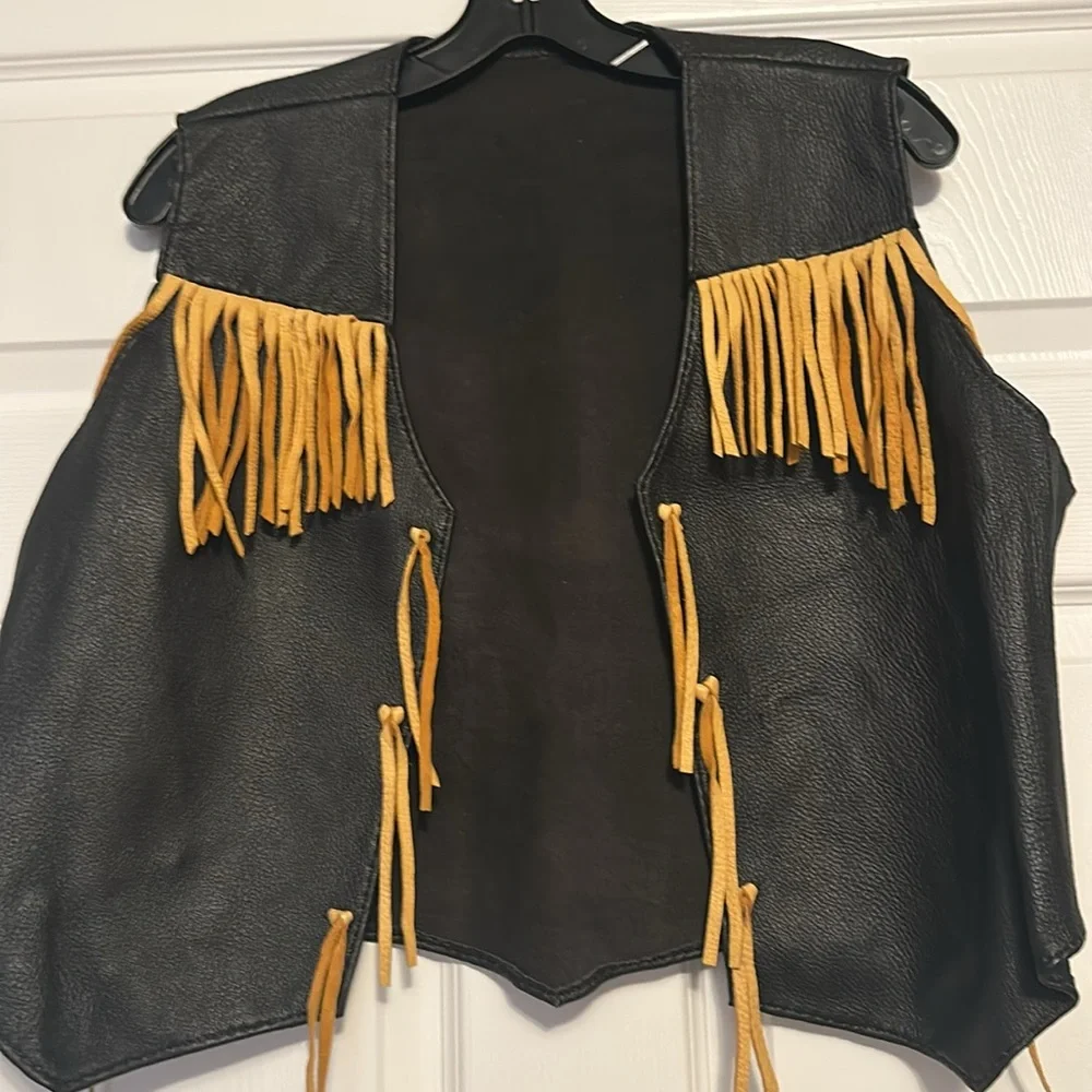 Vintage black leather with gold leather fringe vest. Sz fits Sm/Med - Picture 2 of 7